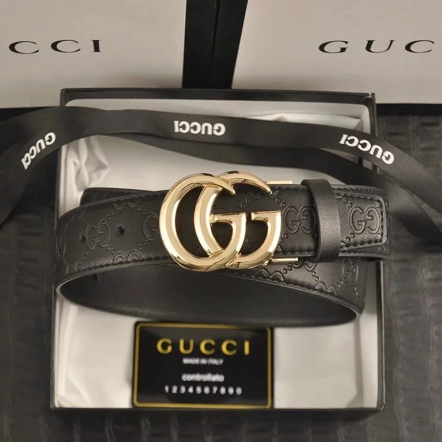 GUCCI — Black Smooth Calfskin Business-Casual Belt with Vintage Distressed Gold Double-G Buckle