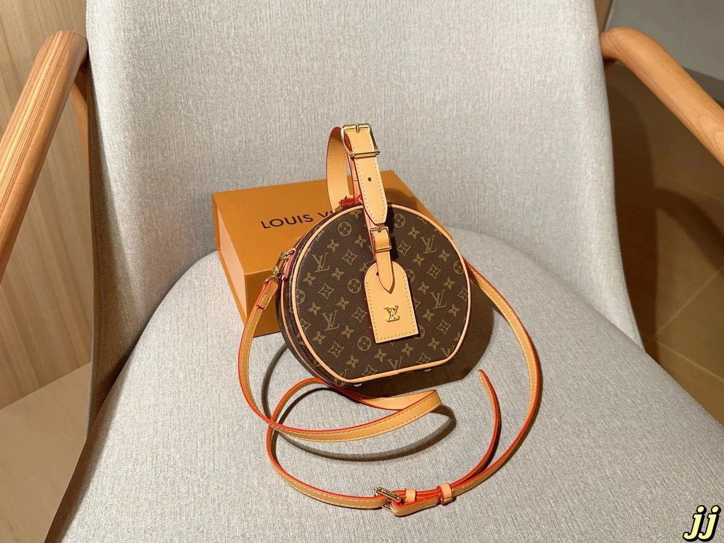 LV Boite Chapeau