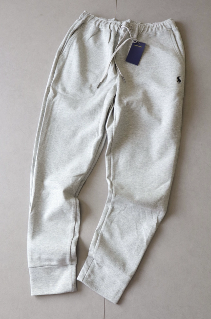 Pants: light gray
