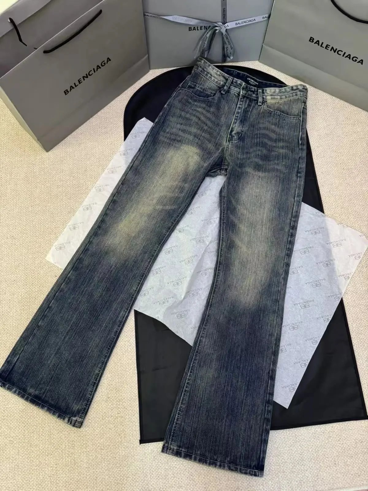 B*l*n***g* flared jeans