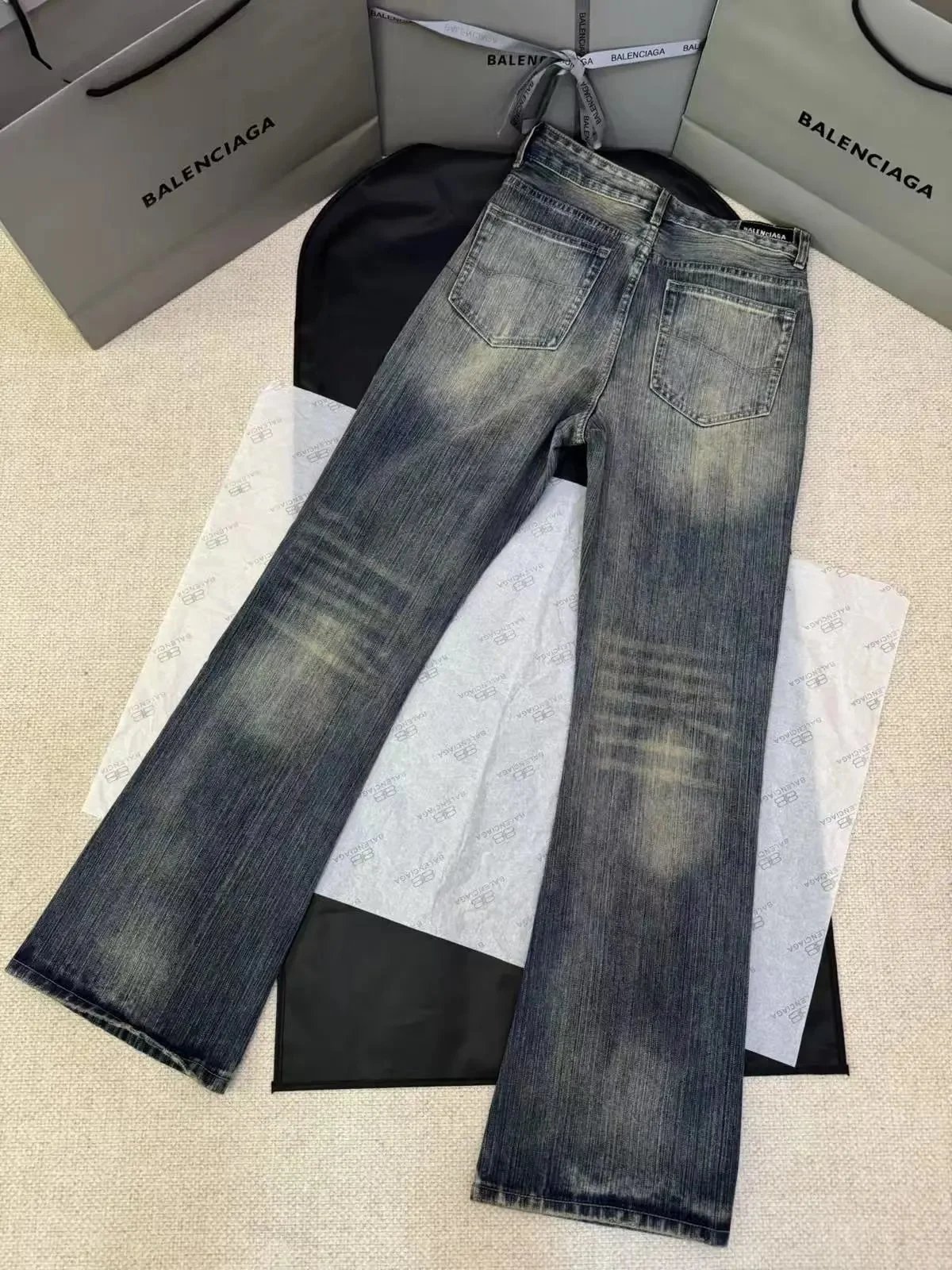 B*l*n***g* flared jeans