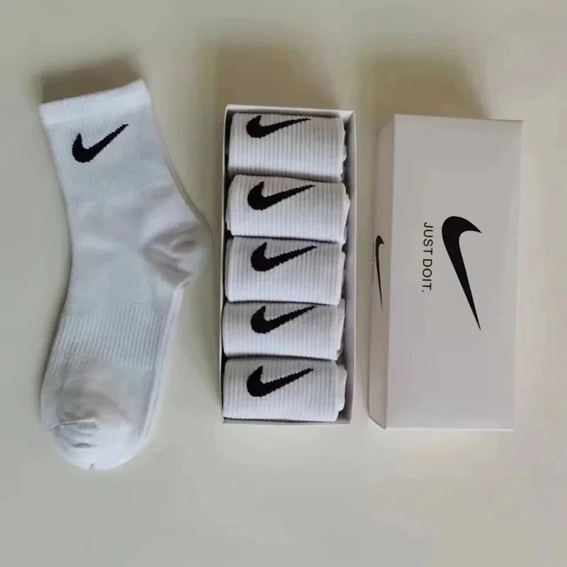 N1K sports socks