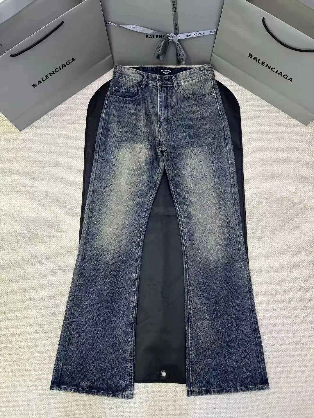 B*l*n***g* flared jeans