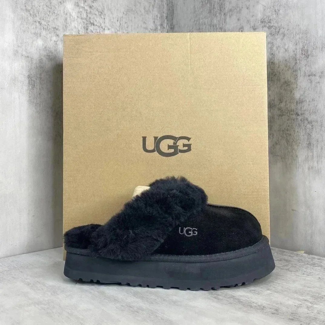 UGG UGG Cozy II Black Slippers Black