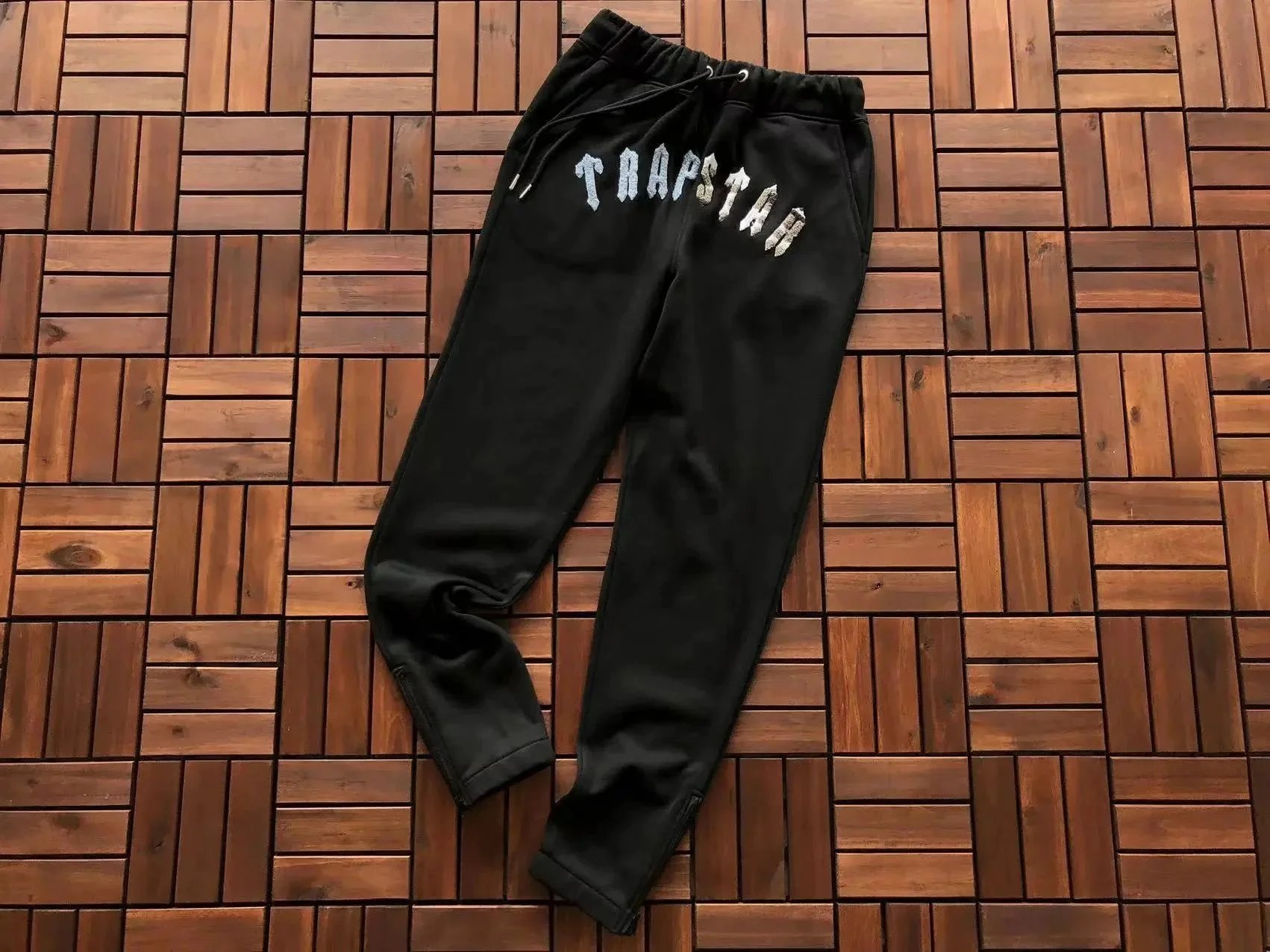 Trapstar Jackets Zip-Up Windbreaker with Red Appliqué Details image 12