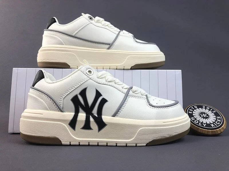 New York Yankees x Holy Kicks Logo Sneakers White / Black