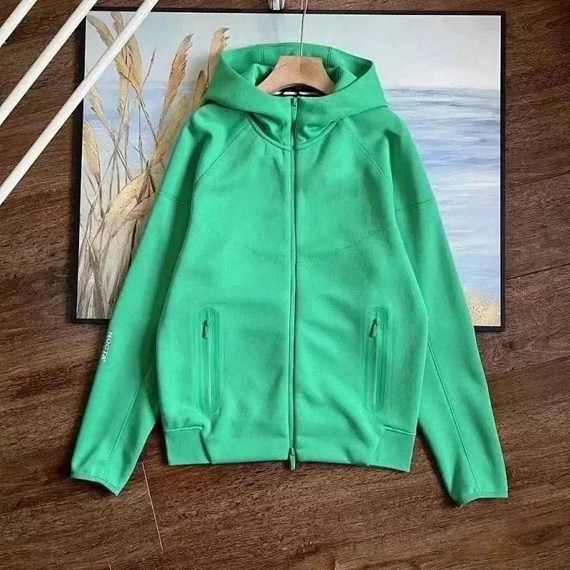 030214022-绿色连帽衫