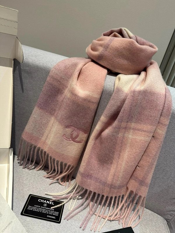 Chanel Tweed-Style Cashmere Scarf in Dusty Pink and Beige product listing in Litbuy spreadsheet finds