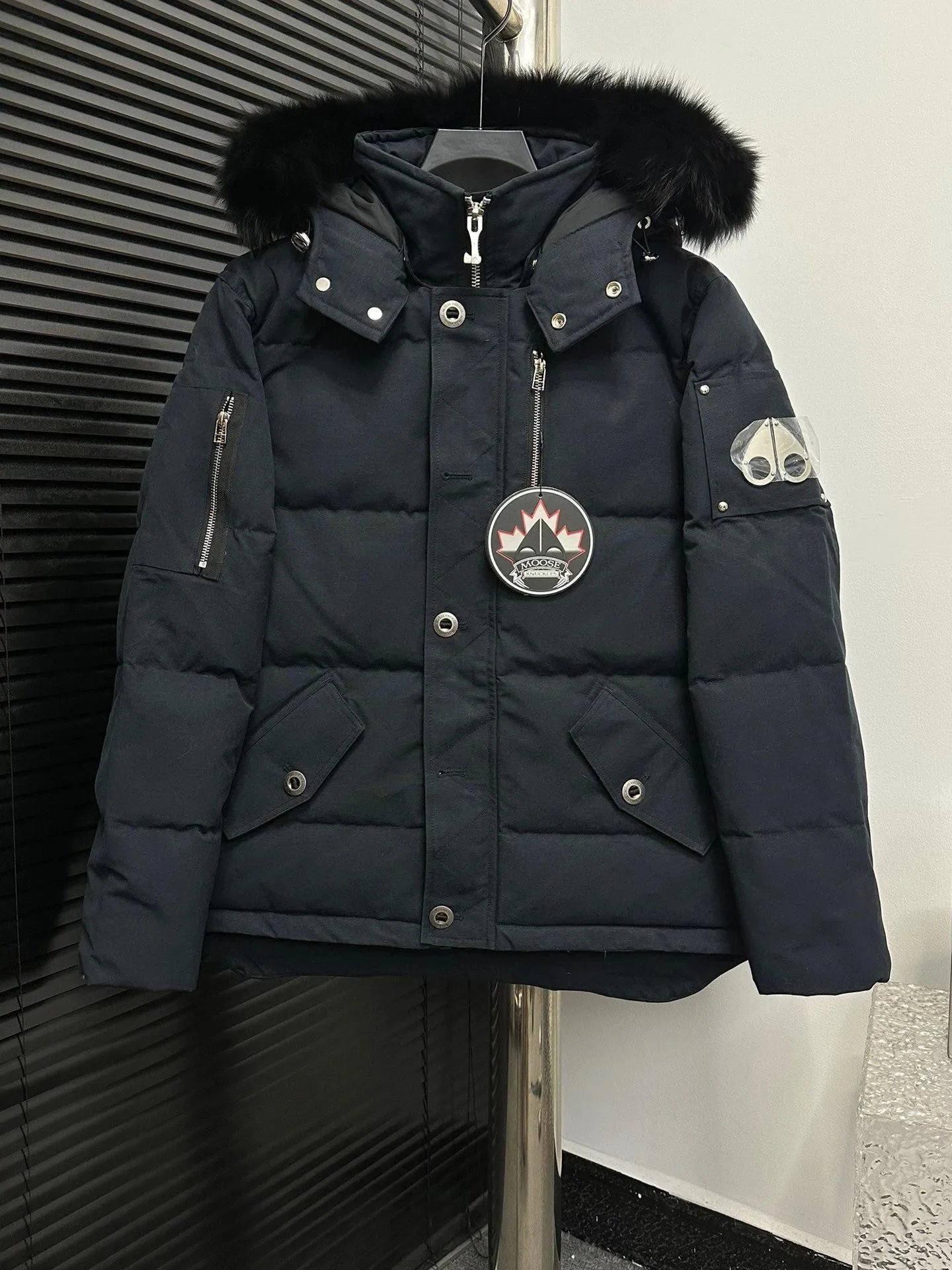 Moose Knuckles Moose Knuckles Black Fur-Collar Down Jacket Black