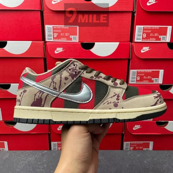 Nike SB Dunk Low Retro Bandana Plaid Sneakers - 9