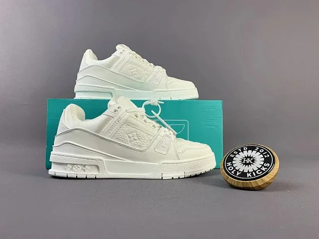 Louis Vuitton Sneakers Low-Top Monogram product detail image 2