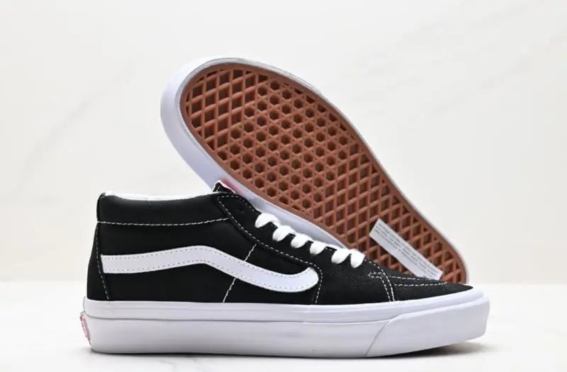 Vans Vans Sk8-Hi Black & White Sneakers Black