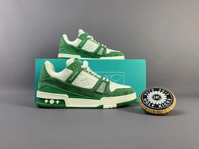 Louis Vuitton Sneakers Low-Top Monogram product detail image 1