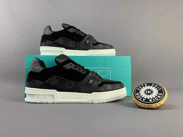 Louis Vuitton Sneakers Low-Top Monogram product detail image 9