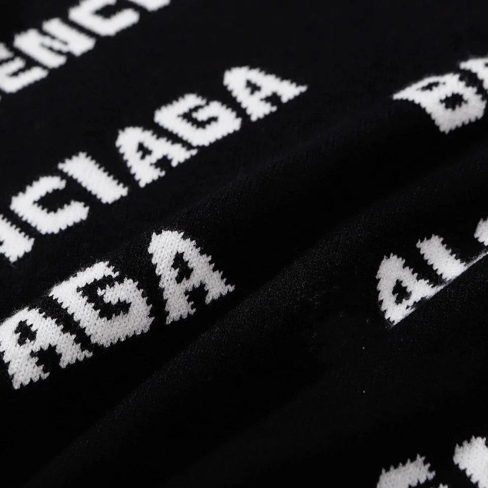 Balenciaga Logo Print Oversized Knit Sweater Beige product detail 3 in Litbuy spreadsheet finds
