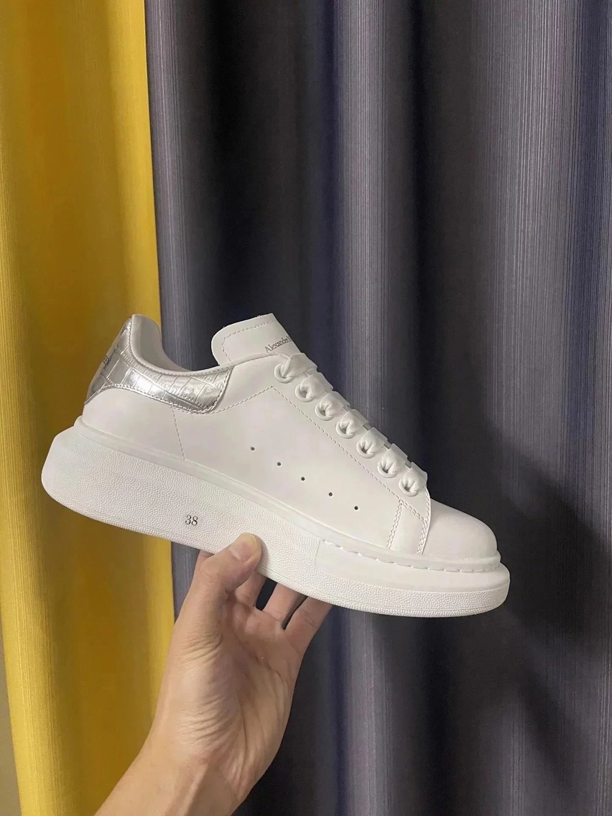 Alexander McQueen Oversized Sneakers White Blue Holographic Chunky Sneakers product detail 2 in Litbuy spreadsheet finds