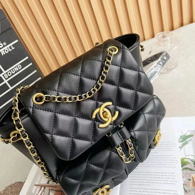 Chanel Backpacks Quilted Chain-Detail Backpack product detail image 2