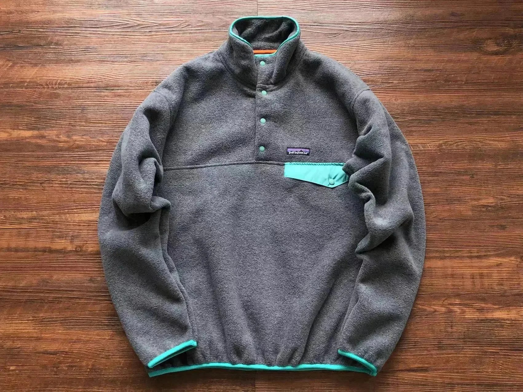Patagonia Patagonia Synchilla Snap-T Fleece Pullover in Grey with Teal Accents Grey