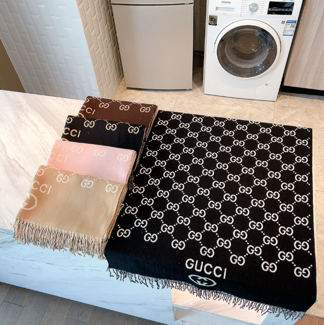 Gucci GG Pattern Black Classic Fringed Scarf