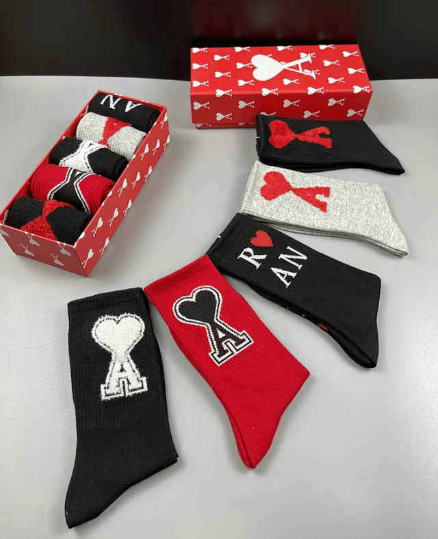 Fear of God Socks Essentials Logo Crew product detail image 1