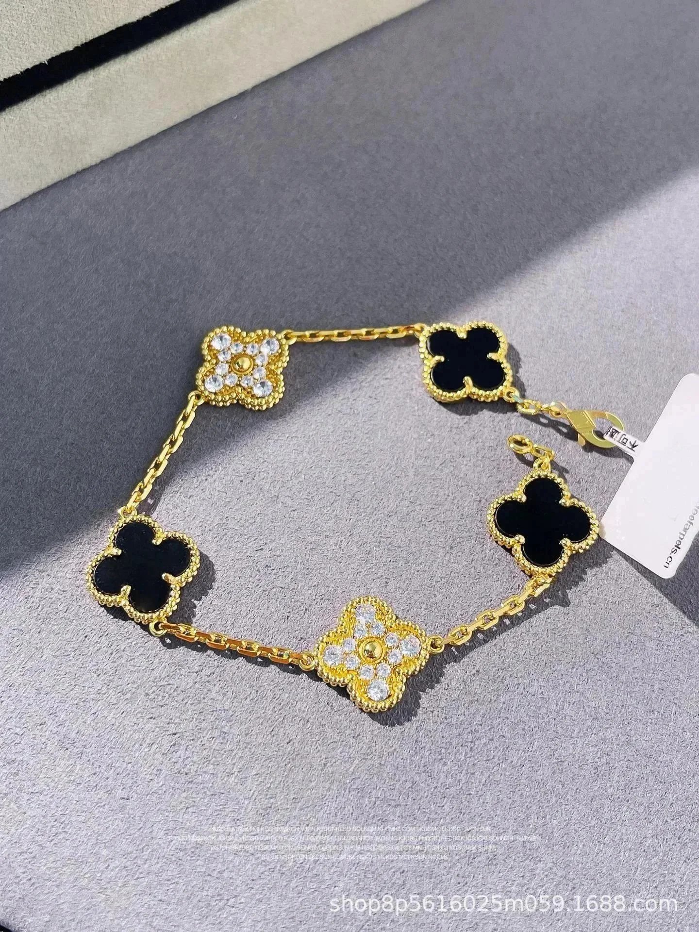 [With Diamond] Golden Black Agate