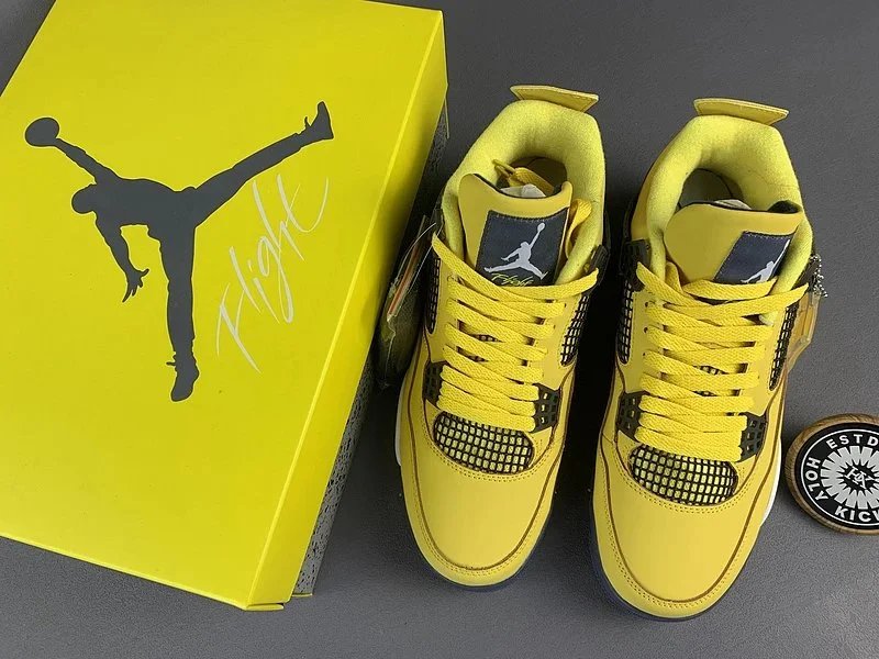 Nike Air Jordan 4 Retro Sneakers