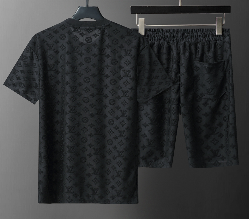 Louis Vuitton Matching T-Shirt and Shorts Sets product photo 4