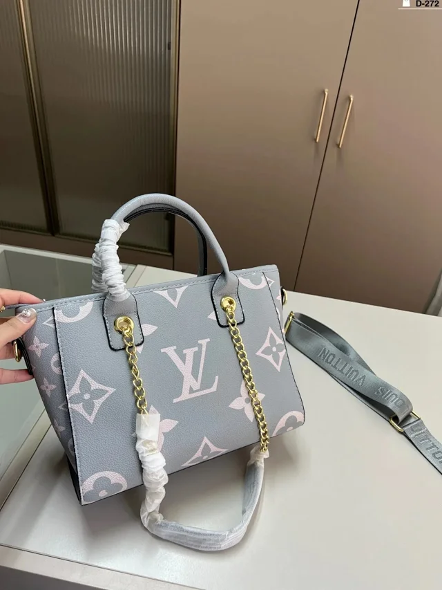 Louis Vuitton Monogram Handbag product detail image 9