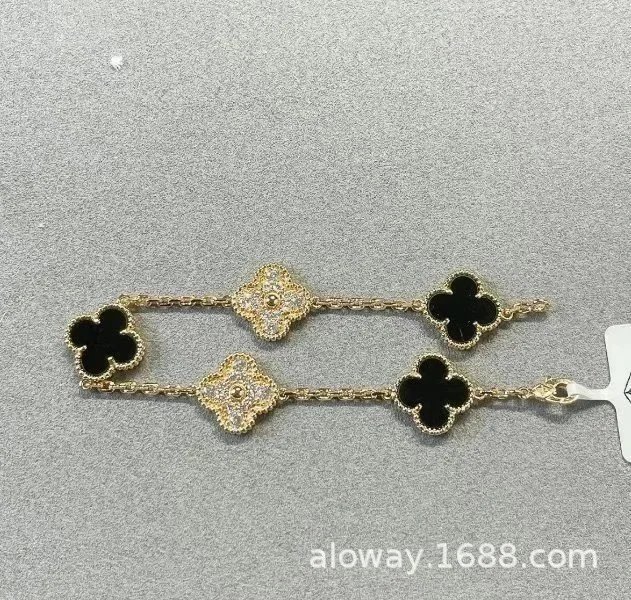 Van Cleef & Arpels Van Cleef & Arpels Alhambra Bracelet in Rose Gold with Black Onyx and Diamonds Gold