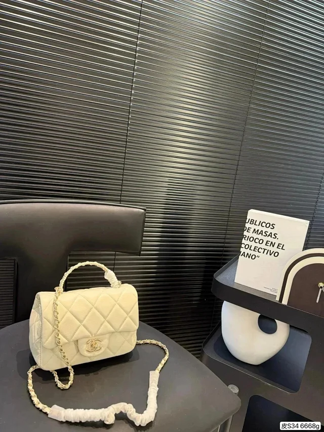 Chanel Handbags Quilted Top-Handle Chain-Strap Handbag product detail image 5