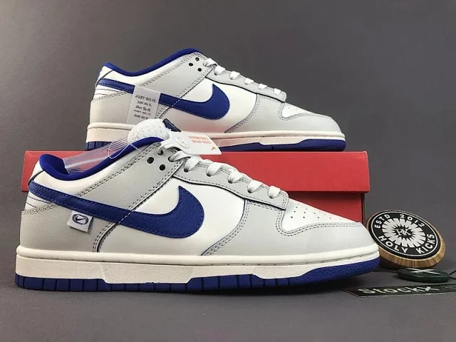 Nike Sneakers Low-top lace-up with Swoosh logo product detail image 1