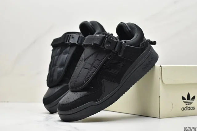 adidas Sneakers Low-top with three-stripe panels and a buckle-fastened tongue cover product detail image 4