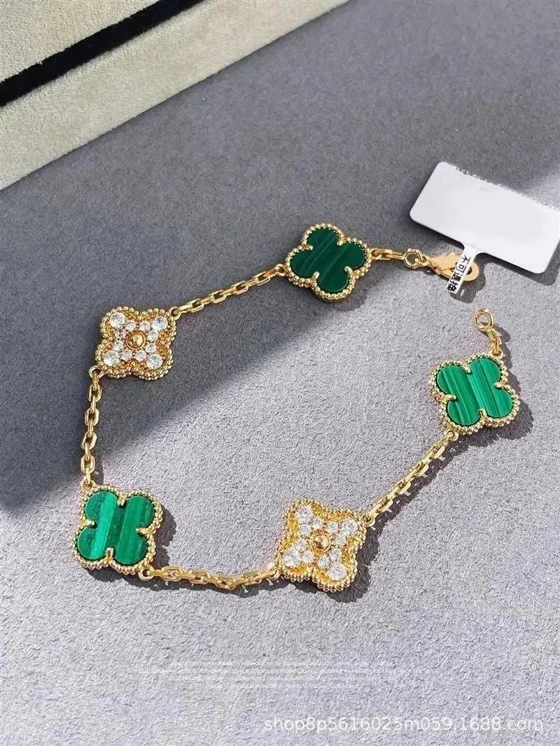 [With Diamond] Golden Peacock Stone