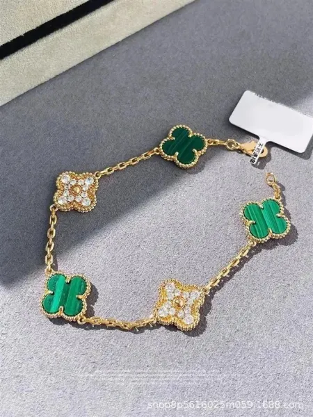 Van Cleef & Arpels Alhambra Four-Leaf Clover Bracelet Green Malachite and Diamond Gold Bracelet - 1