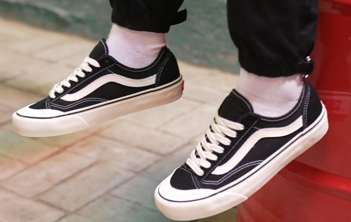 Vans Vans Old Skool Black and White Sneakers Black