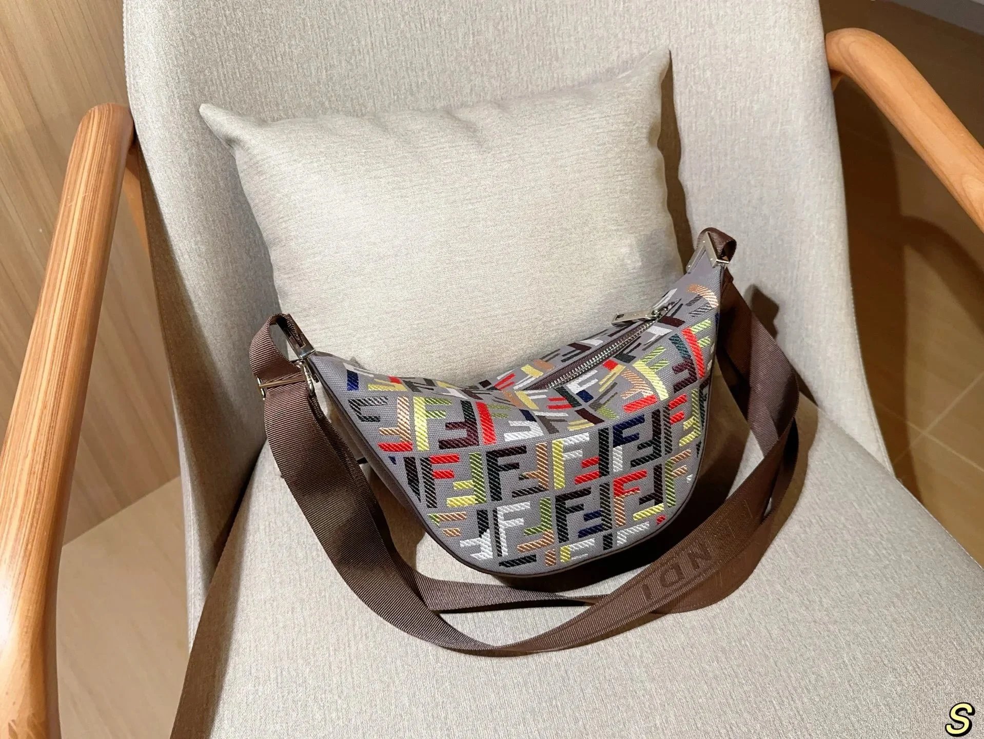 FENDI FF Logo Belt Bag [39 styles]