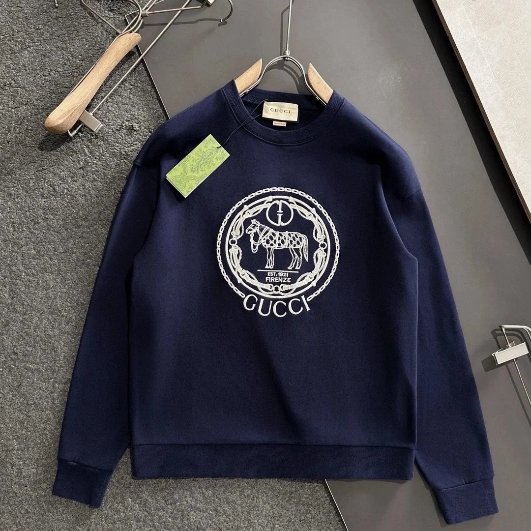 Gucci T-Shirts Graphic Print — 34