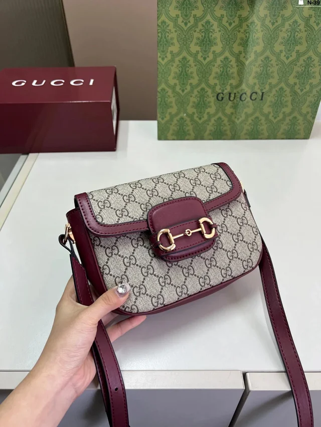 Gucci Crossbody Bags Horsebit Flap product detail image 2