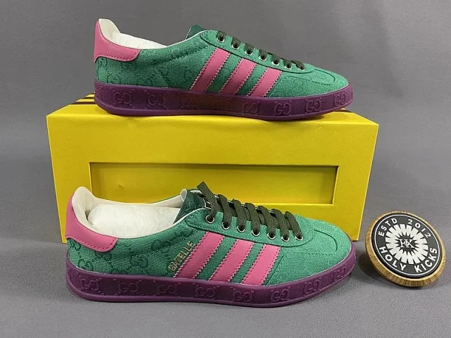 Gucci Sneakers Adidas Gazelle three-stripe product detail image 2