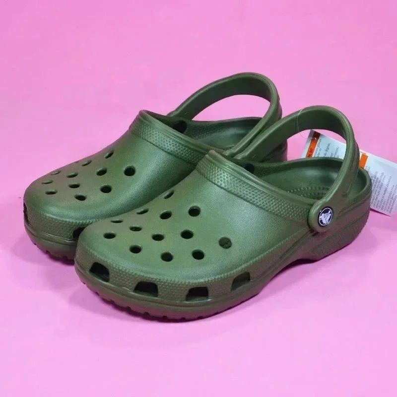 Crocs Crocs Classic Clogs in Olive Green Green