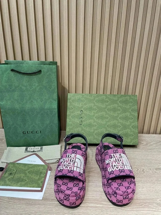 Gucci Slippers Logo product detail image 8