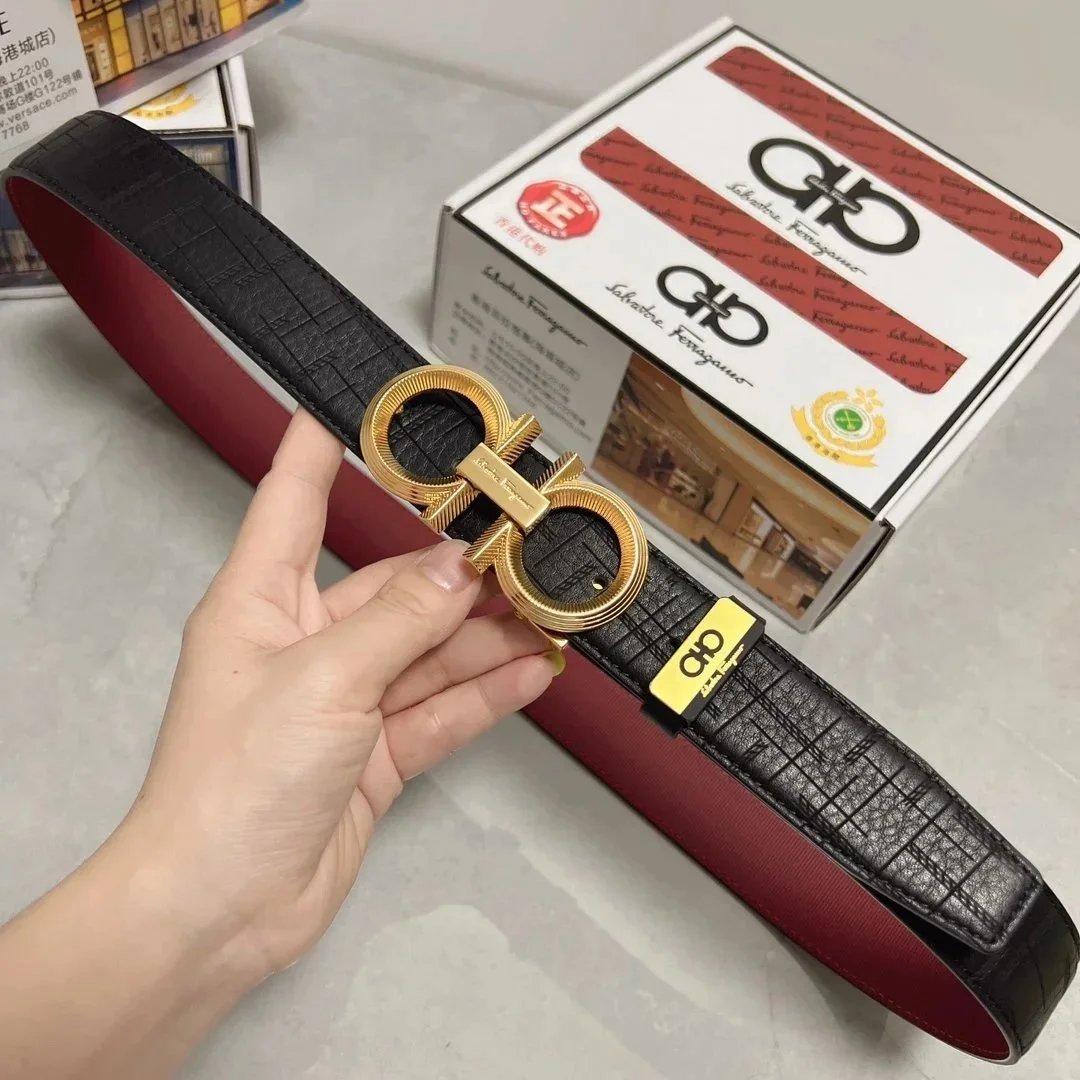 Salvatore Ferragamo Ferragamo Gancio Belt in Black and Red Black