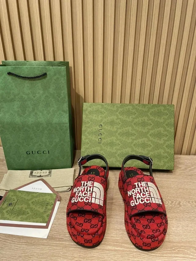 Gucci Slippers Logo product detail image 7