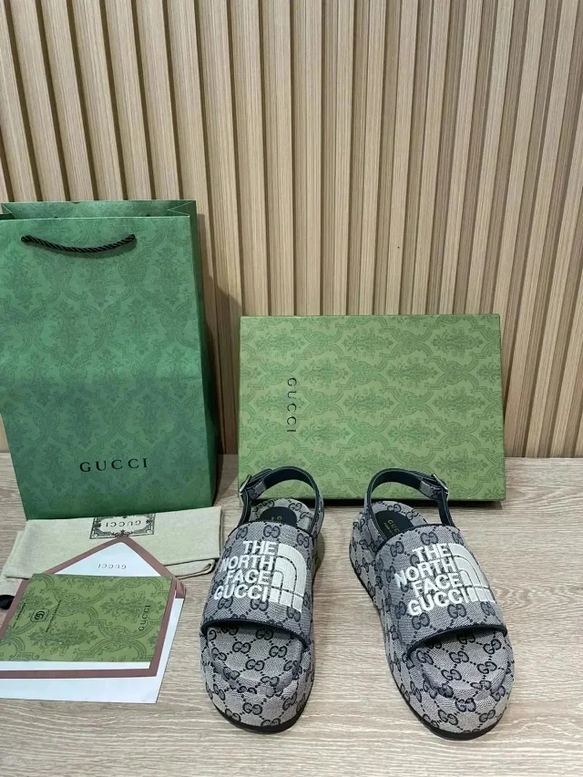 Gucci Slippers Logo product detail image 4