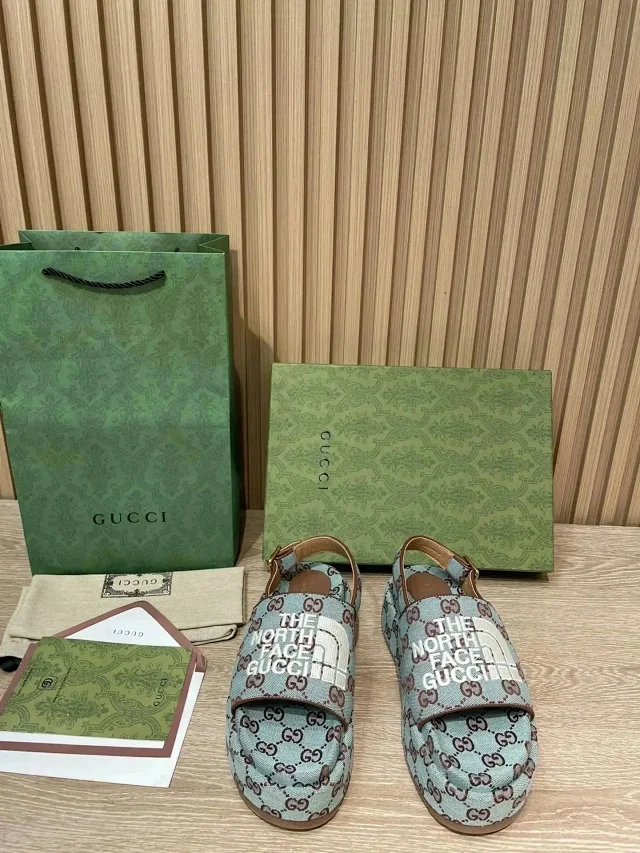 Gucci Slippers Logo product detail image 9