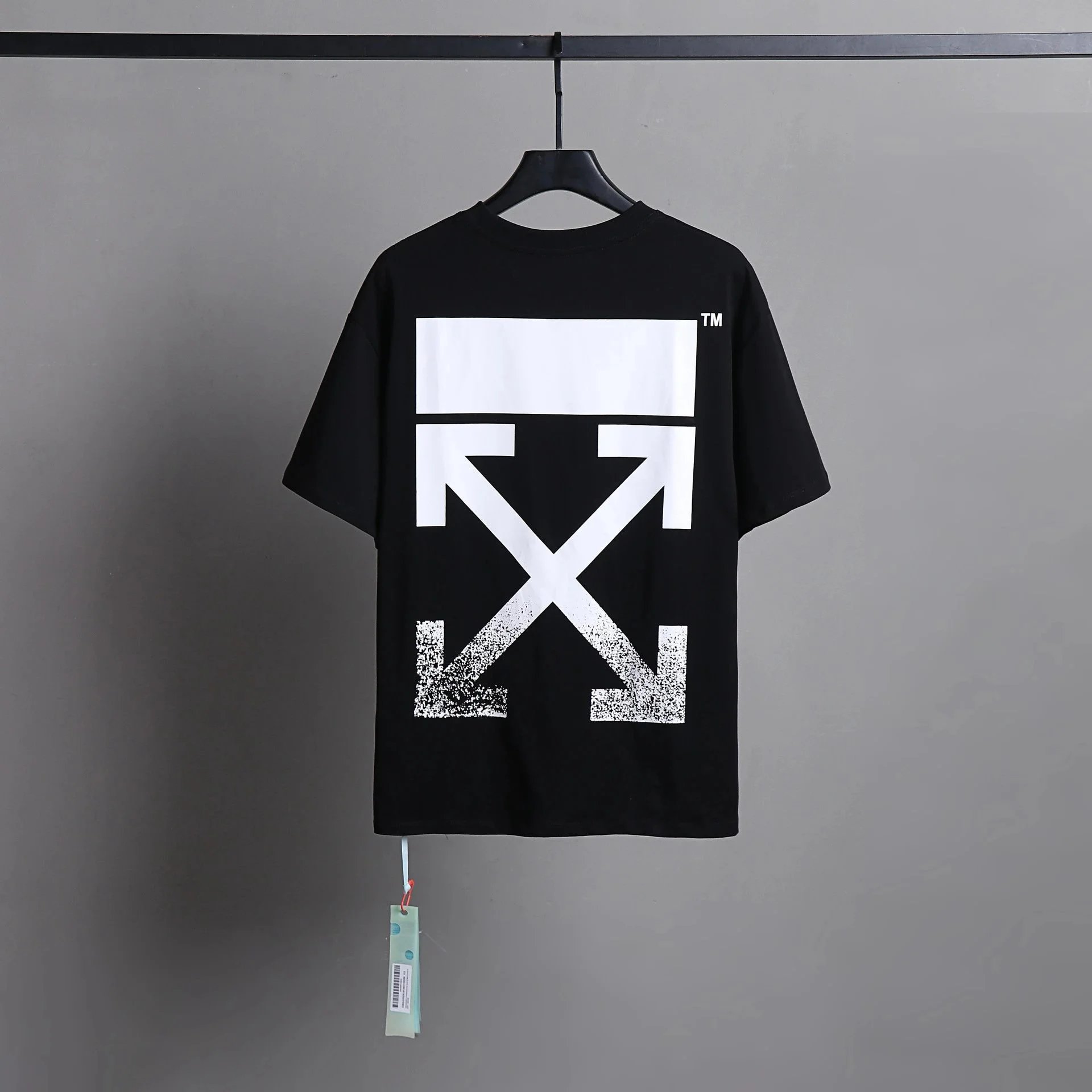 Off White Arrow Print Black White Graphic T-Shirt