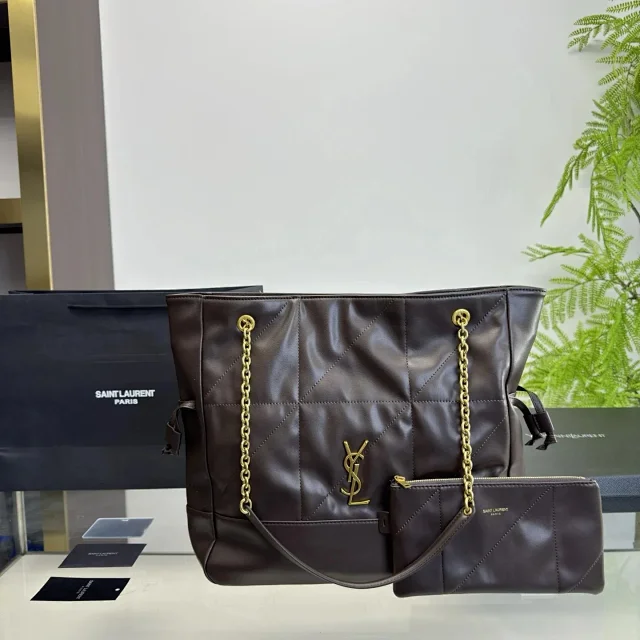 Saint Laurent Crossbody Bags Logo flap and chain-strap designs product detail image 4