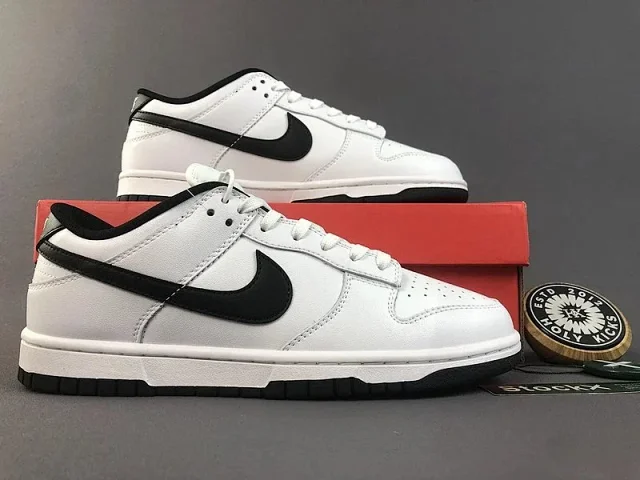Nike Sneakers Low-top lace-up with Swoosh logo product detail image 4
