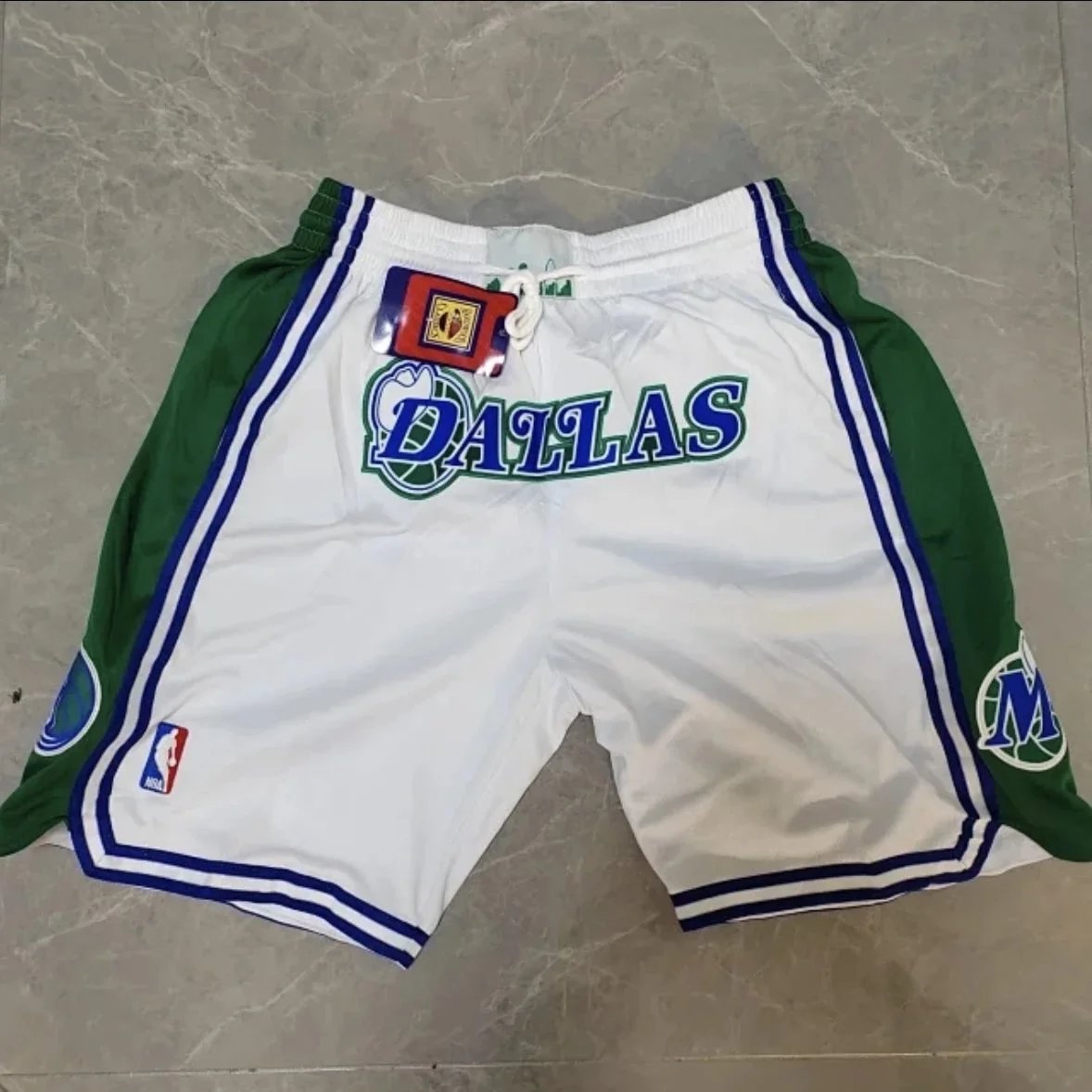 Mitchell & Ness Dallas Mavericks White & Green Basketball Shorts White