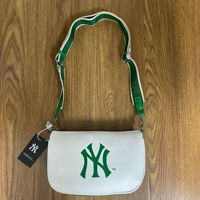 Gucci Crossbody Bags Monogram zip bag product detail image 7